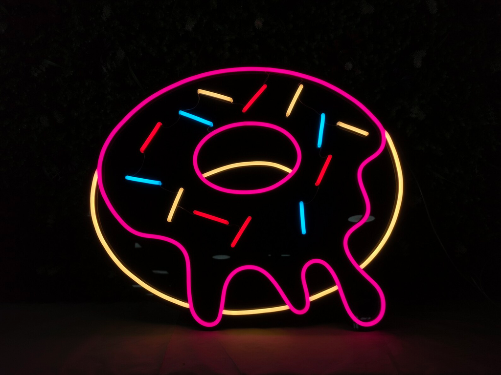 Donut Neon Sign in Pink